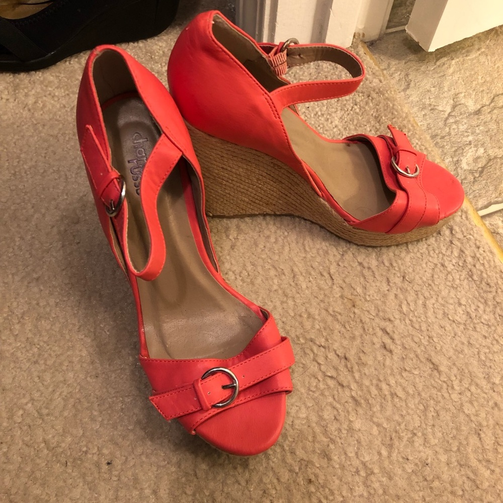 Closet purge !!! Shoes, tops, bottoms